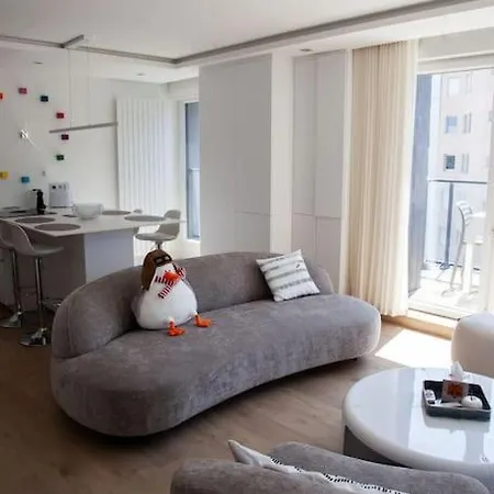 Daire Vue Avec Piscine Et Parking