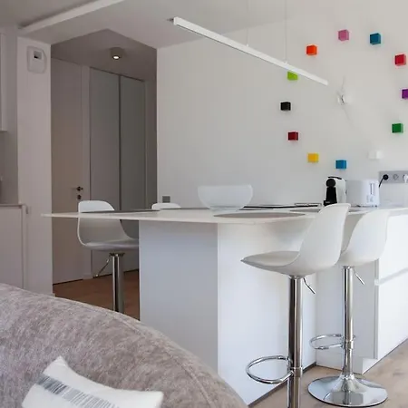 Vue Avec Piscine Et Parking Apartmán *
